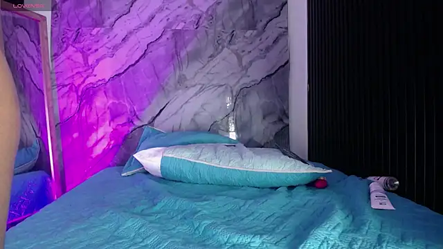 Charlotte_Flanders's cam snapshot