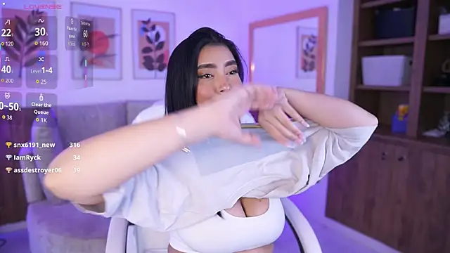 JulesBenett live sex cam