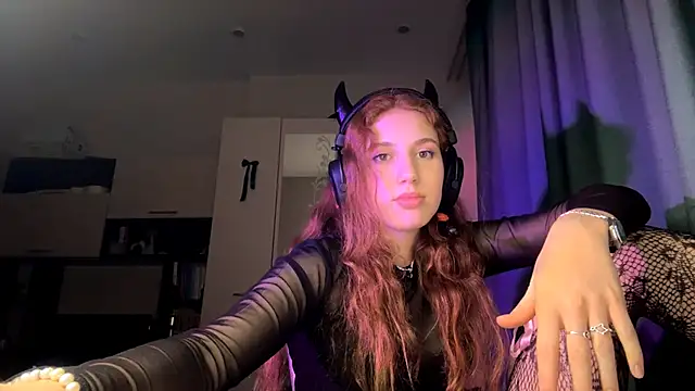 AliceCarrol's cam snapshot