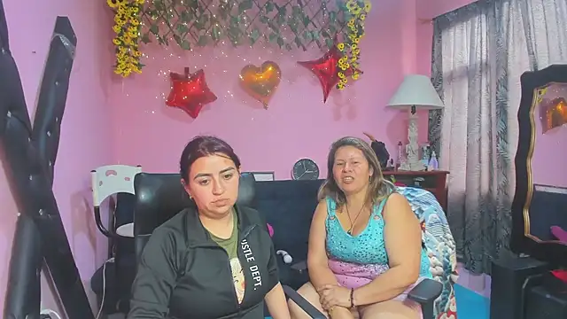 lesbiancuple live sex cam
