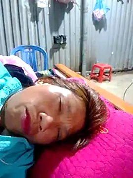 bella-la's cam snapshot