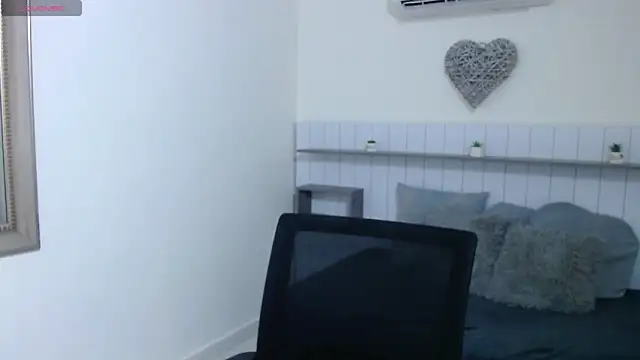 Aleja_Gold's cam snapshot