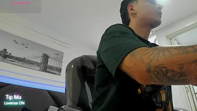 Damian23__ live sex cam