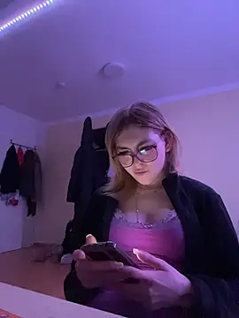 Milli-Kiss's cam snapshot