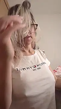 ManuelaX live sex cam