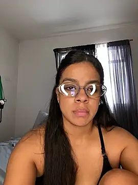 trianawhite live sex cam