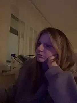 MaryHiggins live sex cam