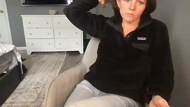 ms_journey_winfrey_'s cam snapshot