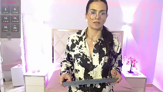 Rosalind_tay's cam snapshot