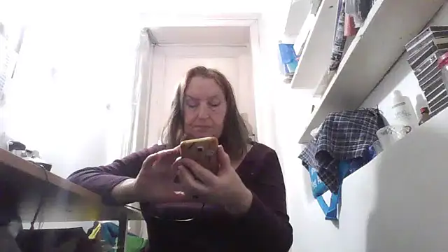 AnnaLive570's cam snapshot