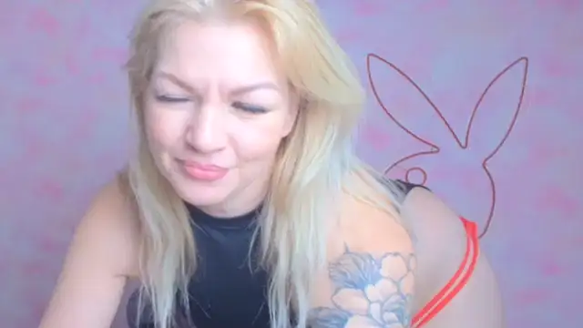 Madonna_Fire's cam snapshot