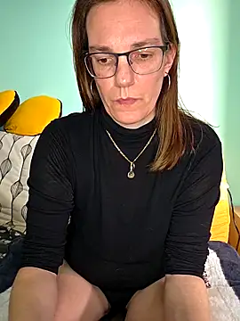 SpiceLea live sex cam