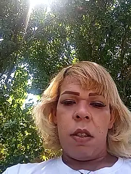 blondebitchlitle live sex cam