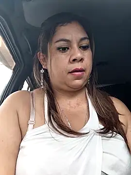 Laura-Hernandez live sex cam