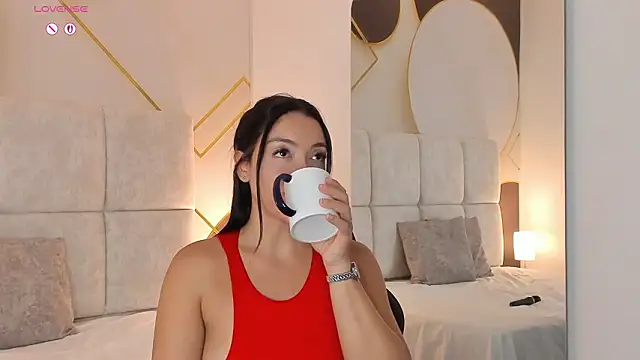 Megan-8 live sex cam