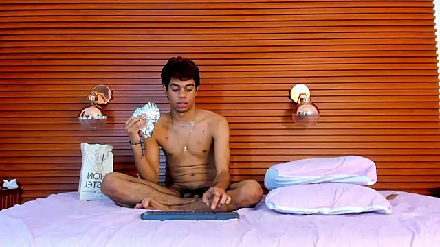 PeakkTwiins live sex cam