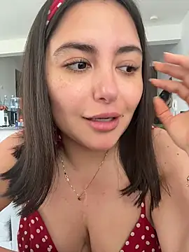 sukhakunis1 live sex cam