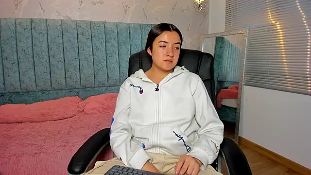 Tara_Parker's cam snapshot