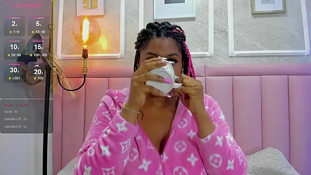 Luna_cocoa's cam snapshot