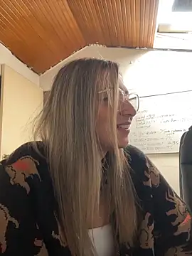 Isabella_Varella's cam snapshot