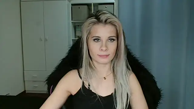 KristineGlow's cam snapshot