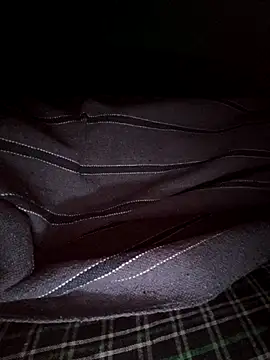 QWEEN7B's cam snapshot