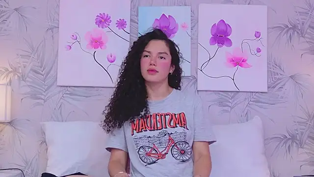 RoxanaAngel's cam snapshot