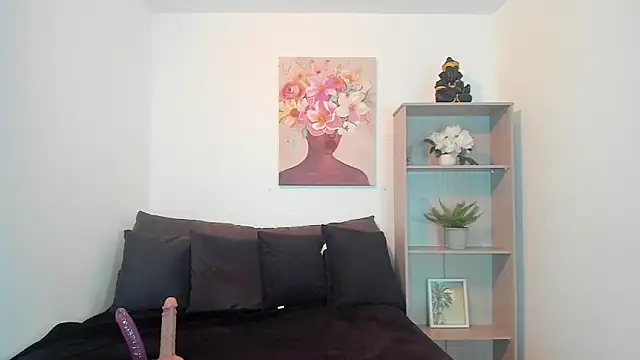 SaraMilf_69's cam snapshot