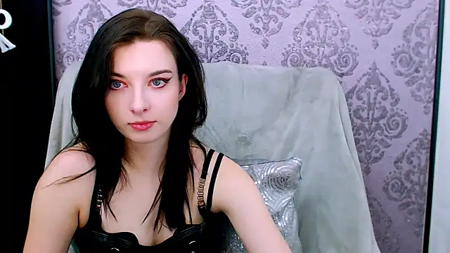 DominantLuna's cam snapshot