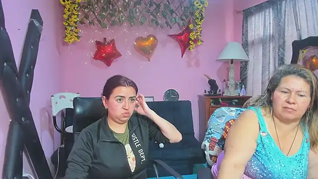 lesbiancuple's cam snapshot