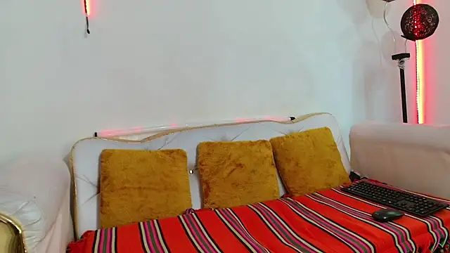 Megan_Blaze01's cam snapshot