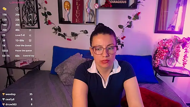 QueenRose94's cam snapshot