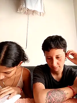 Mei_and_Gaby live sex cam