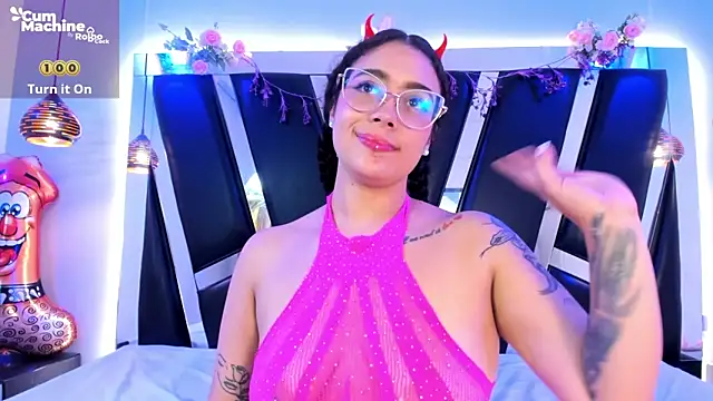 antonelllepiercee live sex cam