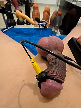 Chrisou73 live sex cam