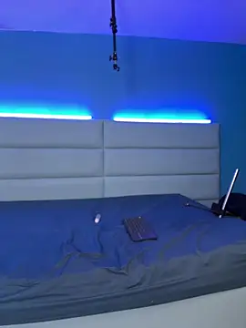 abrilandjulian's cam snapshot