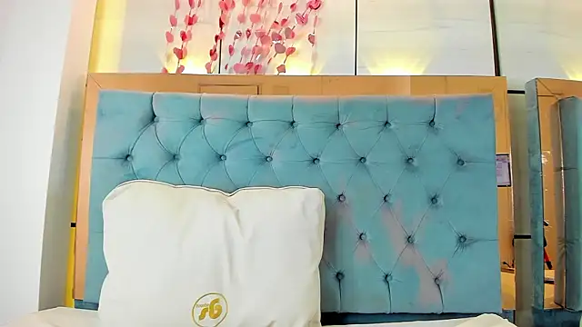 pocahontas_pow's cam snapshot