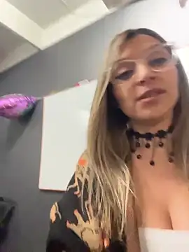 Isabella_Varella's cam snapshot