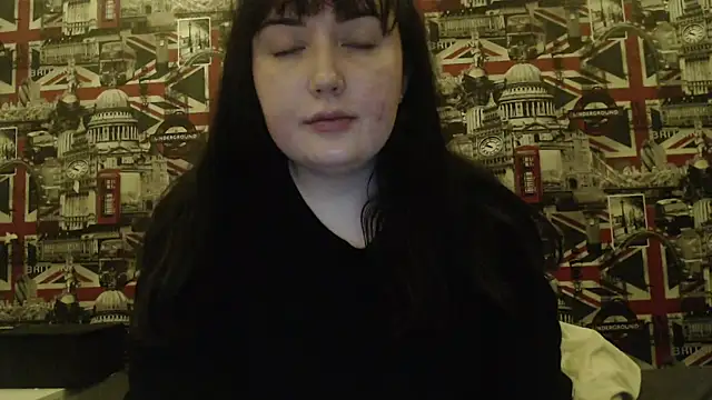 Lynylou live sex cam