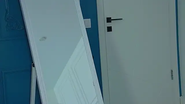 ArinaKubrick live sex cam