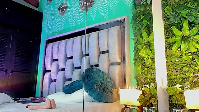 Mari_cooper1's cam snapshot