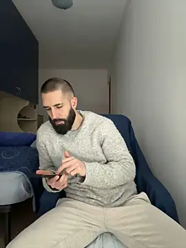 Gioeltoro89 live sex cam