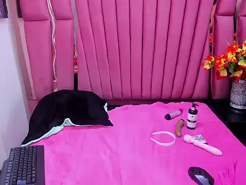 Nina_Love69's cam snapshot