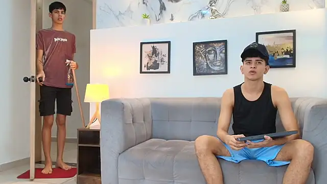 TWINKS_FRIENDS live sex cam