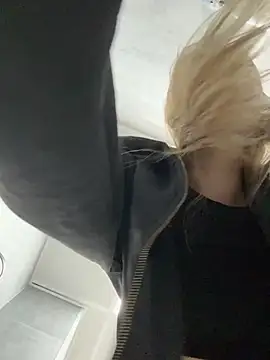 blonde_exe live sex cam