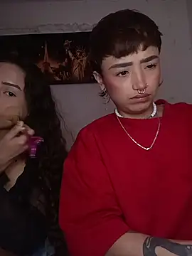 AlexxaAndRileyy live sex cam