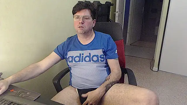 blueandwhite1's cam snapshot