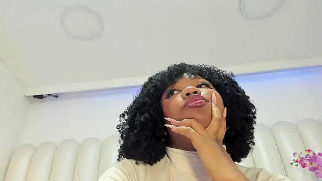 BrendaFernandez_'s cam snapshot