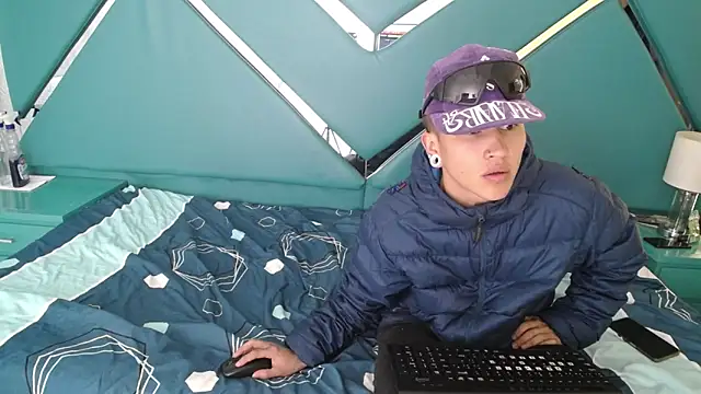 oblivionlove's cam snapshot