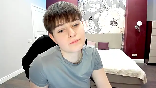 EmiliaYours live sex cam